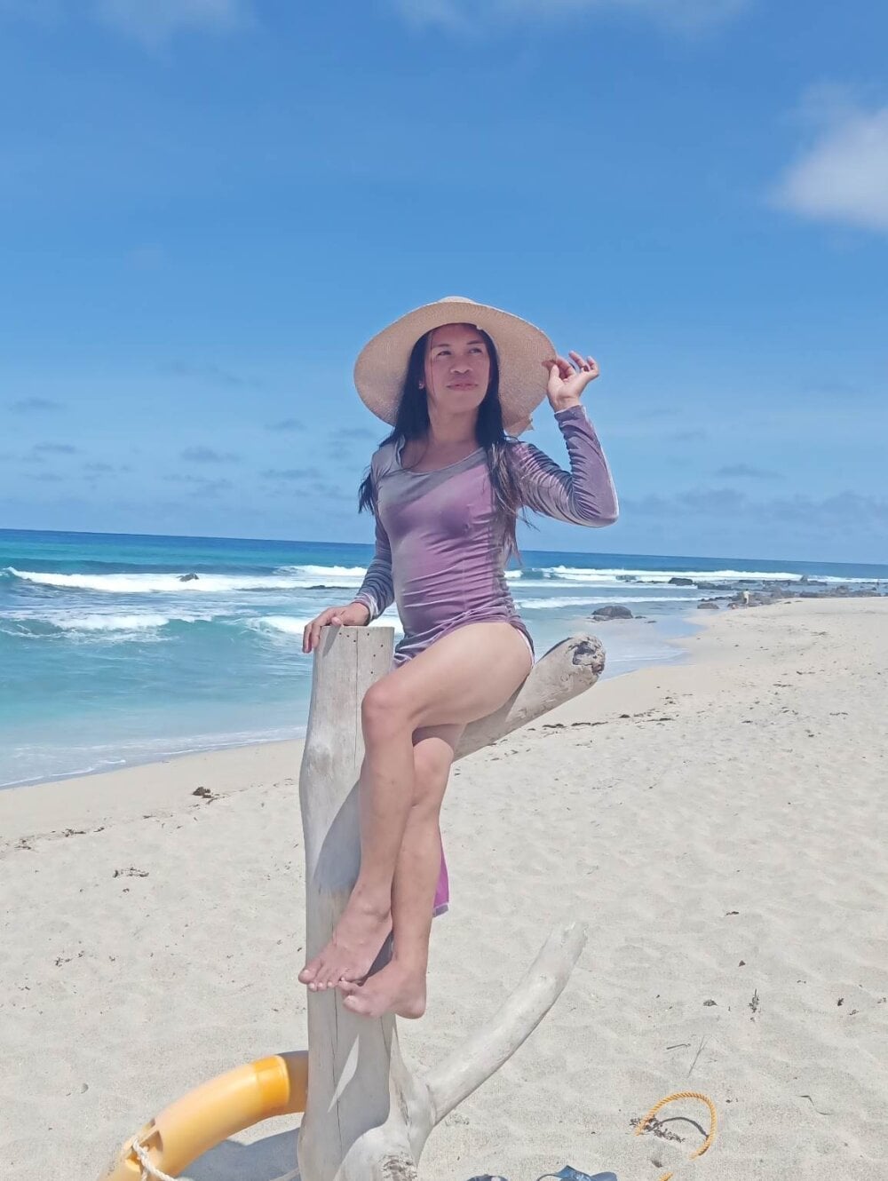 Asiangoddezzts Chatroom