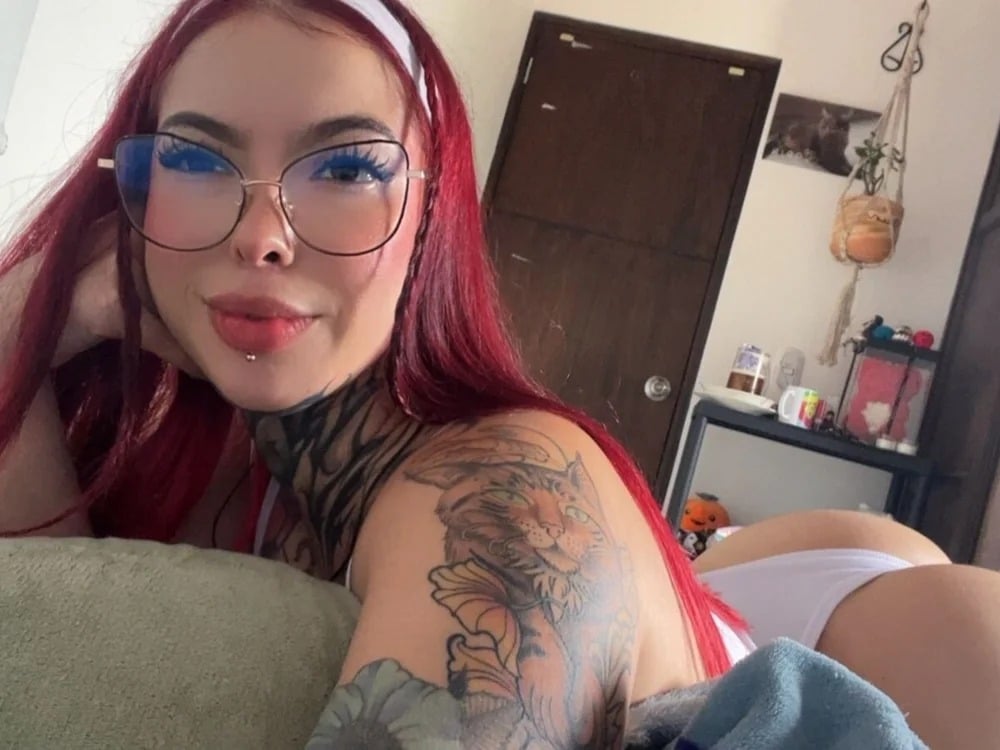 Atenea_Red Chatroom