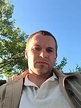 AttractiveSilk5 Chatroom