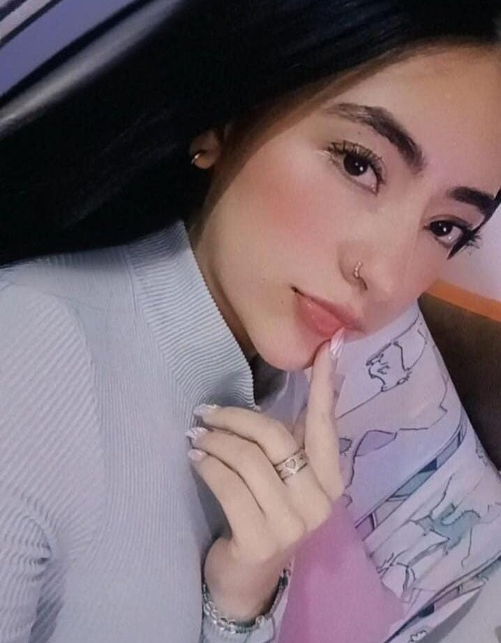 AuroraJohns_Pink Chatroom