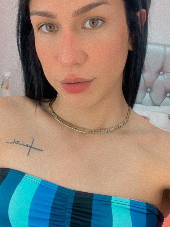 Azley_sweet Chatroom