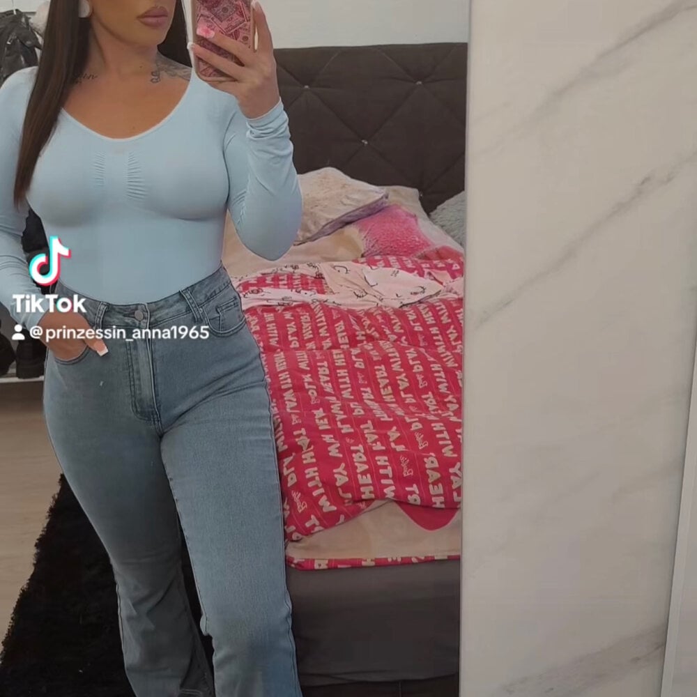 Barbie_1312 Chatroom