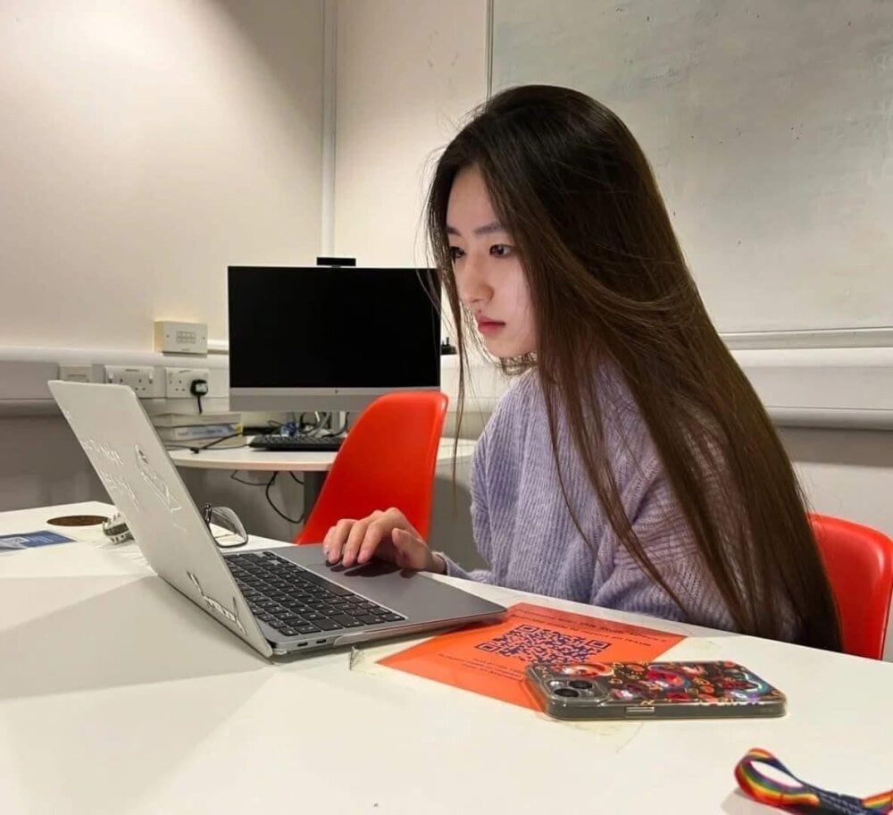 Beautiful_Cute_Sweet_79 Chatroom