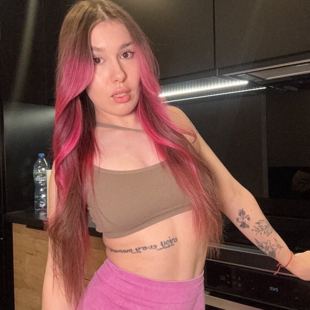 BellaBlush03 Chatroom