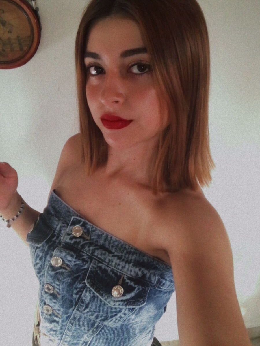 Bella_Cruzx Chatroom