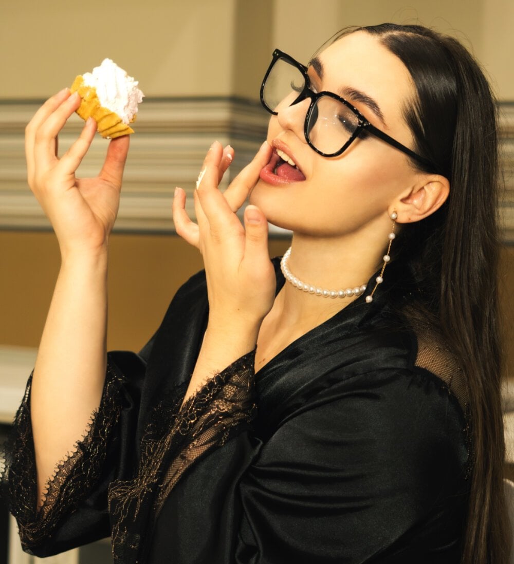 Bella__Blush Chatroom