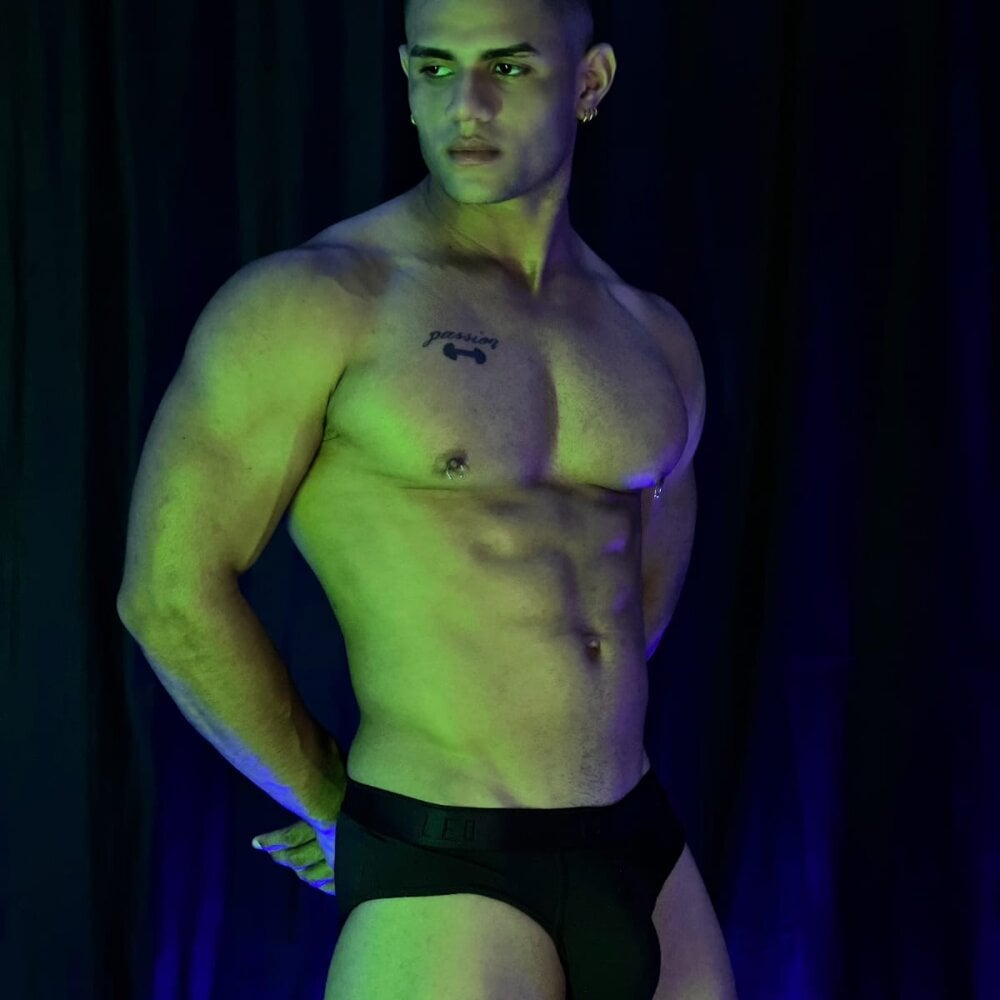 Billy_Douglas_ Chatroom