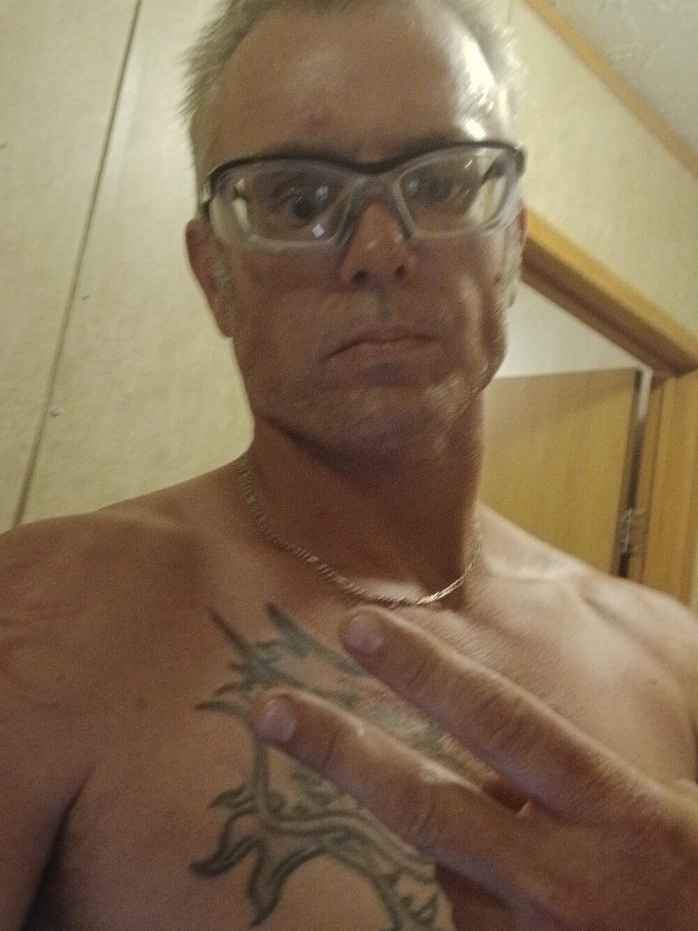 Billysch@xh Chatroom