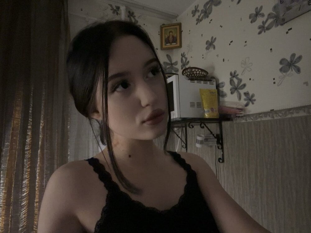 BlackEyesGirl Chatroom