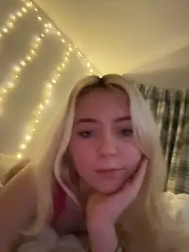 Blondie_Sofia_Essexbabe Chatroom