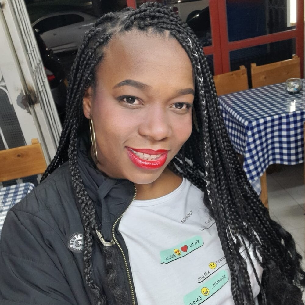 Britany_2-7 Chatroom