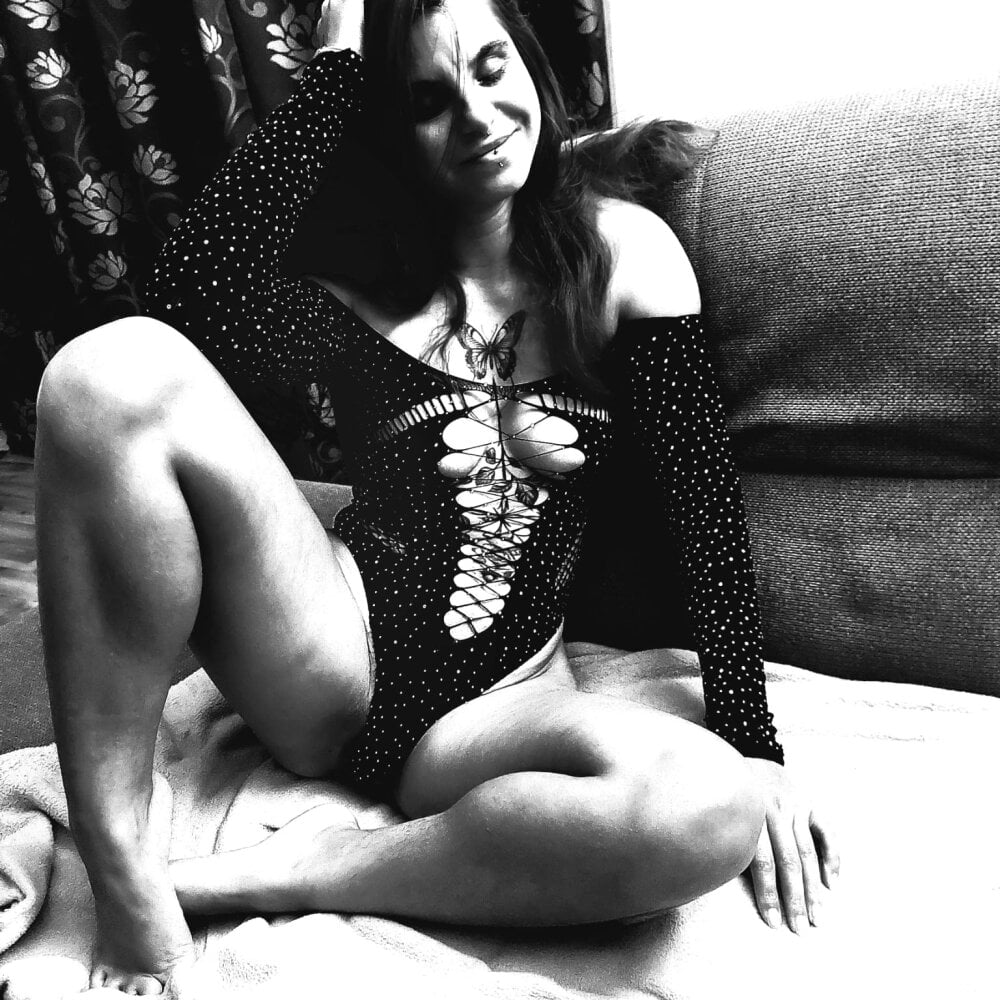 Brutecia2002 Chatroom