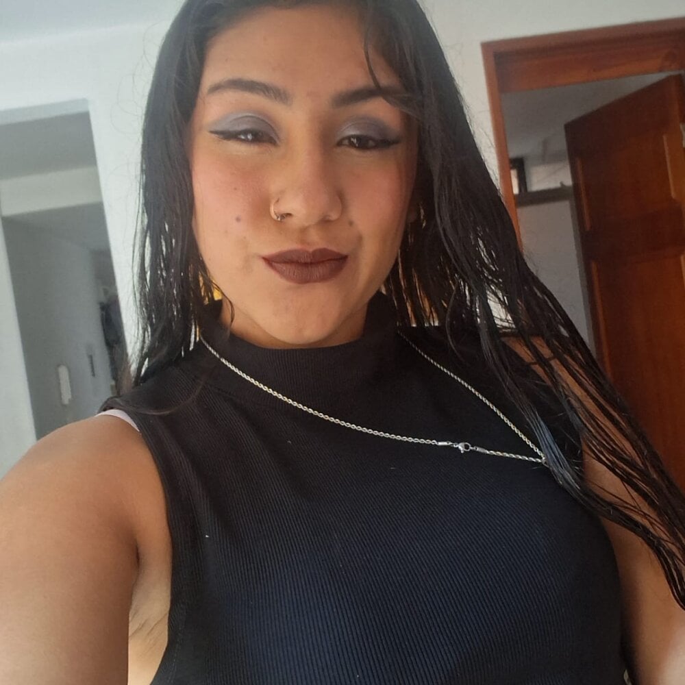 CAROLINE__07 Chatroom