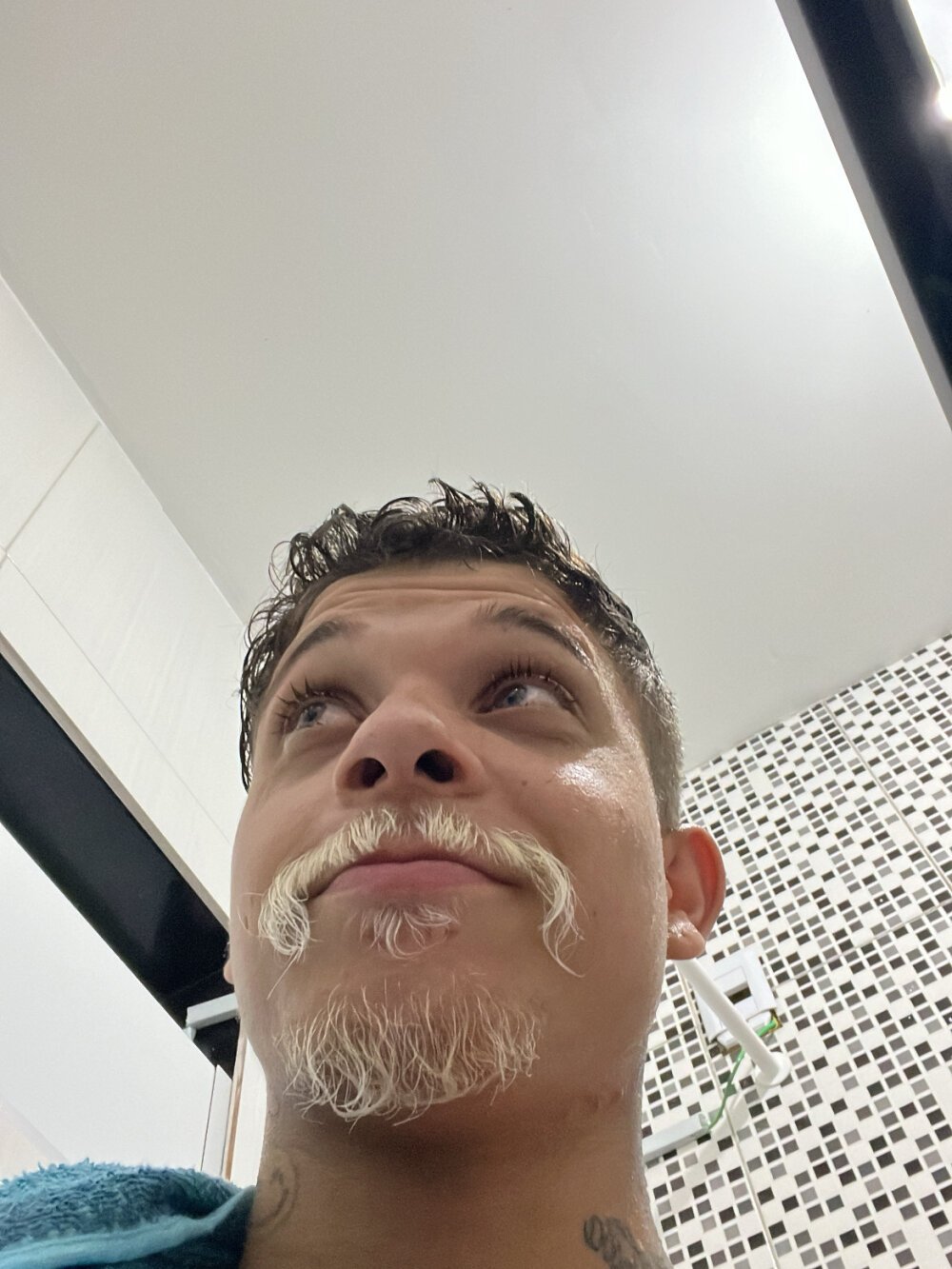 CabaMacho22 Chatroom