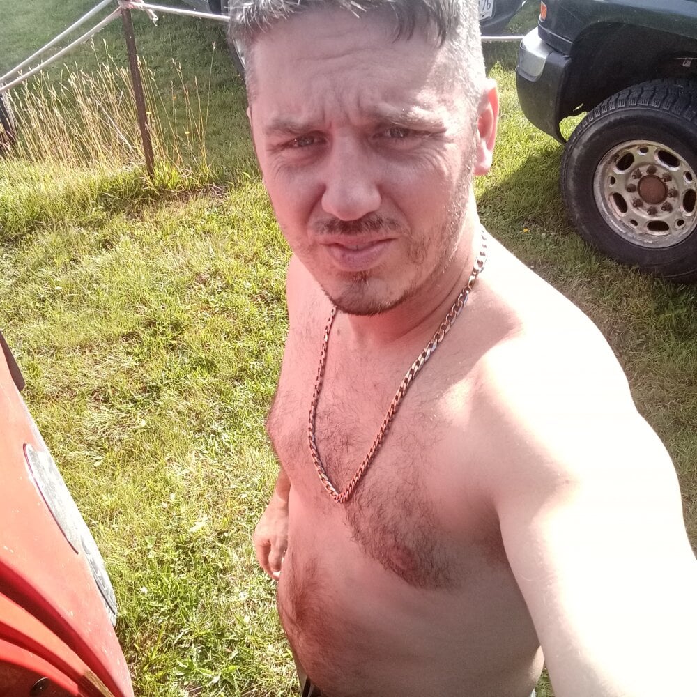 CanadianTruckerX107 Chatroom