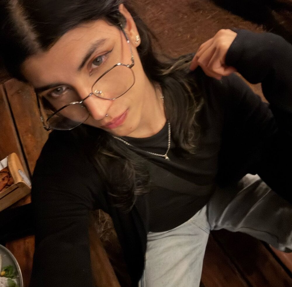 Candy_Moreins Chatroom