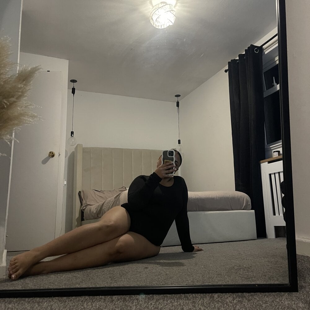 CaramelCarmenxox Chatroom