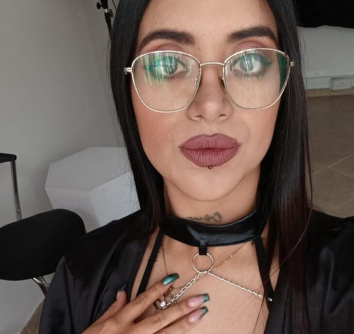 Carla_Bennett__ Chatroom