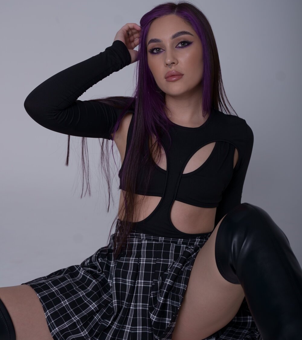 CarolineGuthrie Chatroom