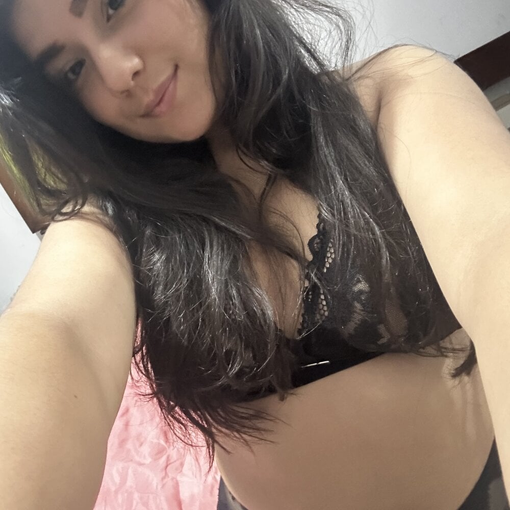 Charlotte_Richardson Chatroom