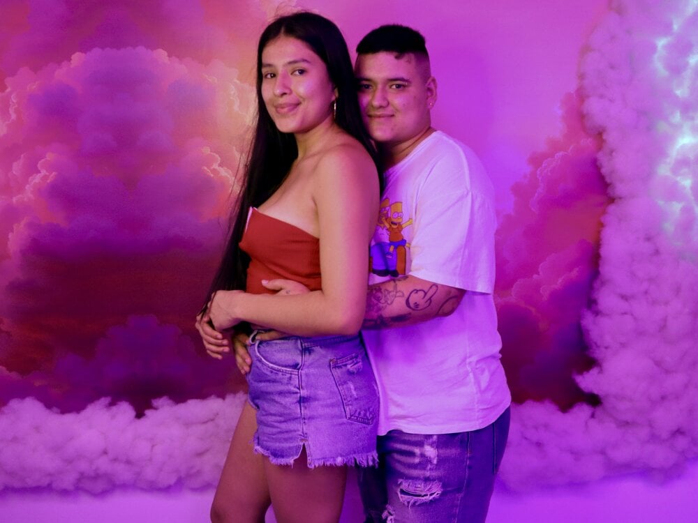 Charly_and_laura Chatroom