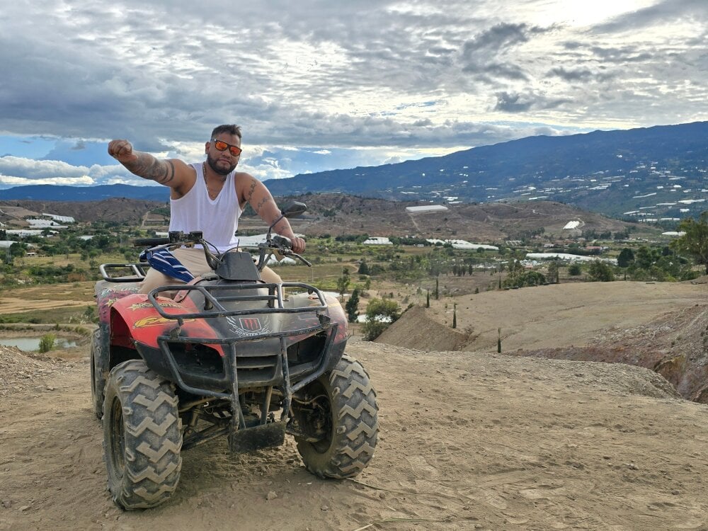 Chris_Gatito Chatroom