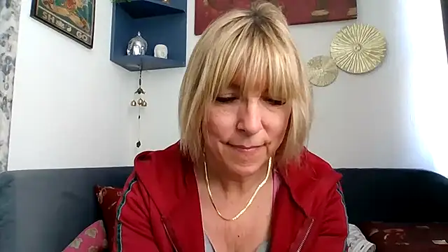 ClassyNAWTYBritMILF Chatroom