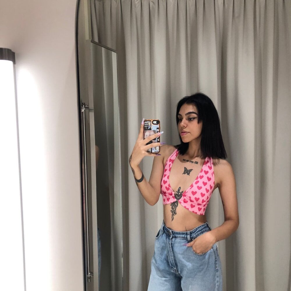 Connie_Cherxx Chatroom