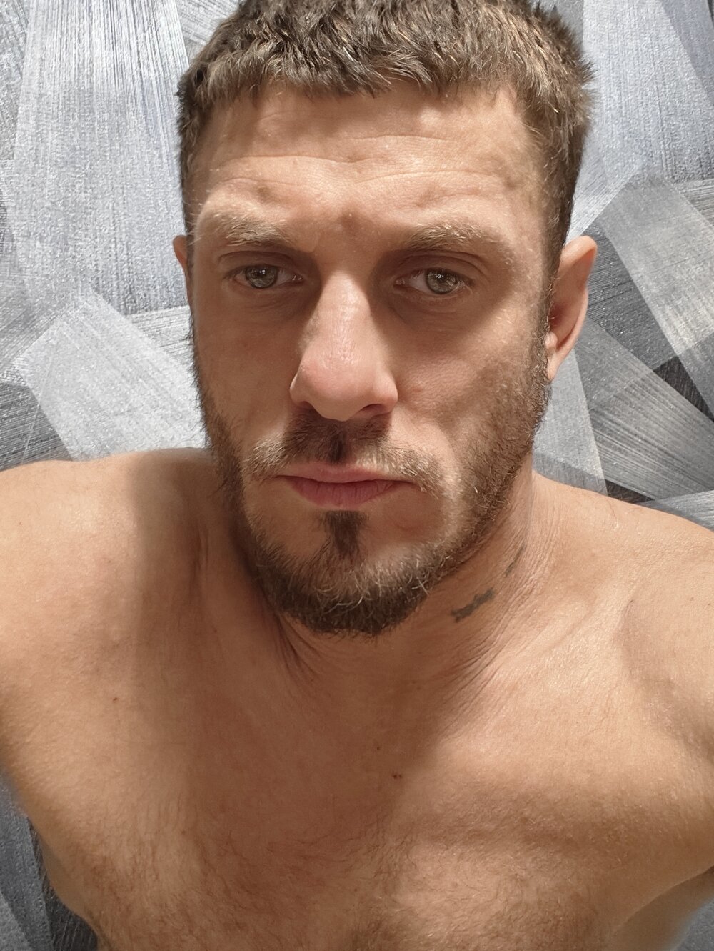 Cumman193838 Chatroom