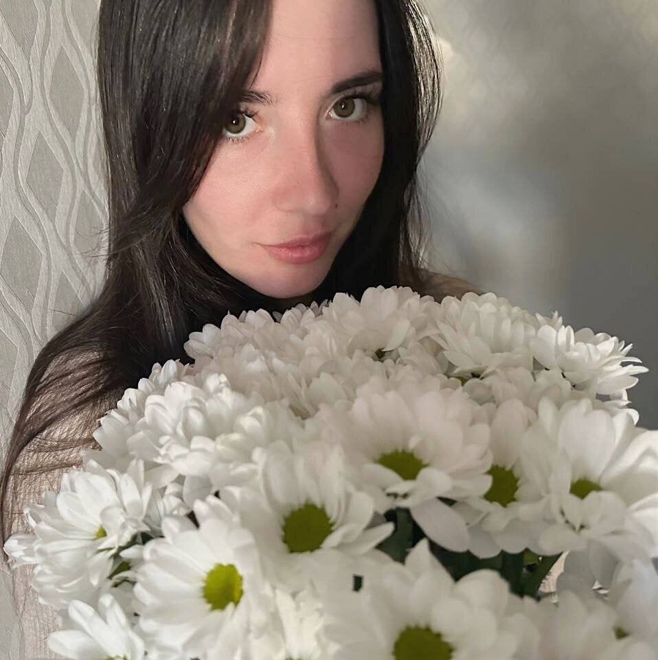 Curious_Lily Chatroom