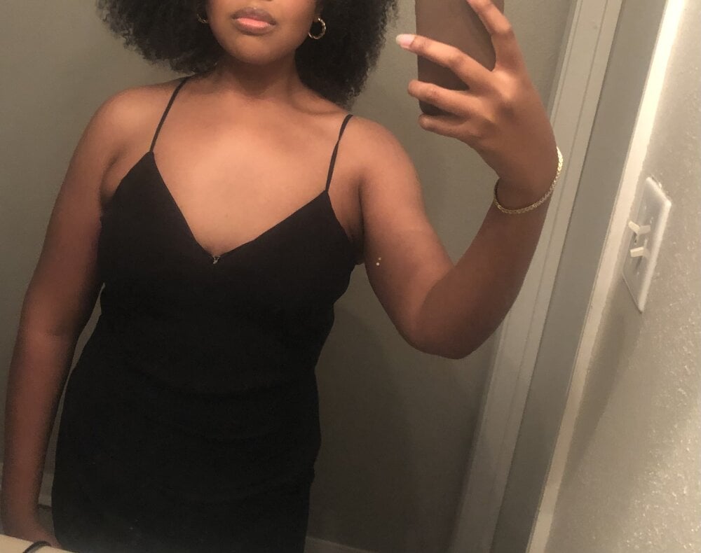 CurlyCutieSweetie Chatroom