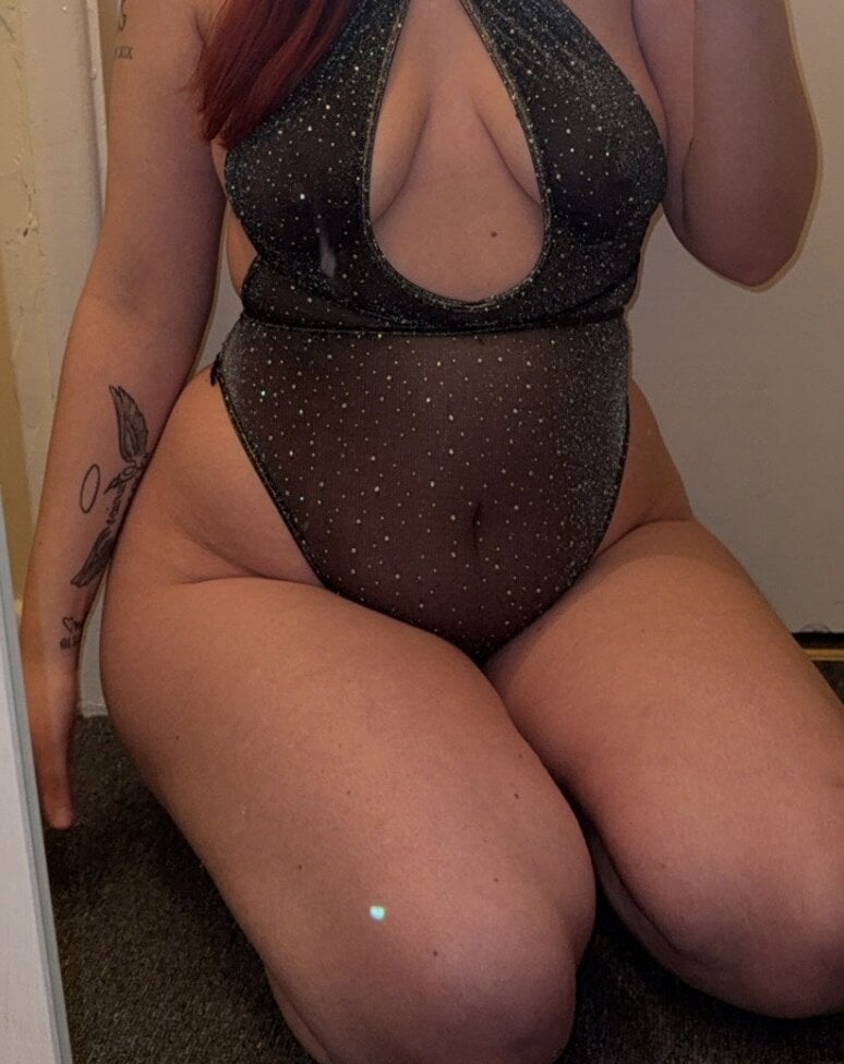 Curvy-little-red Chatroom