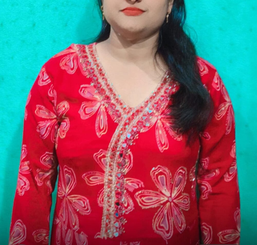 Curvy_Chaaya Chatroom