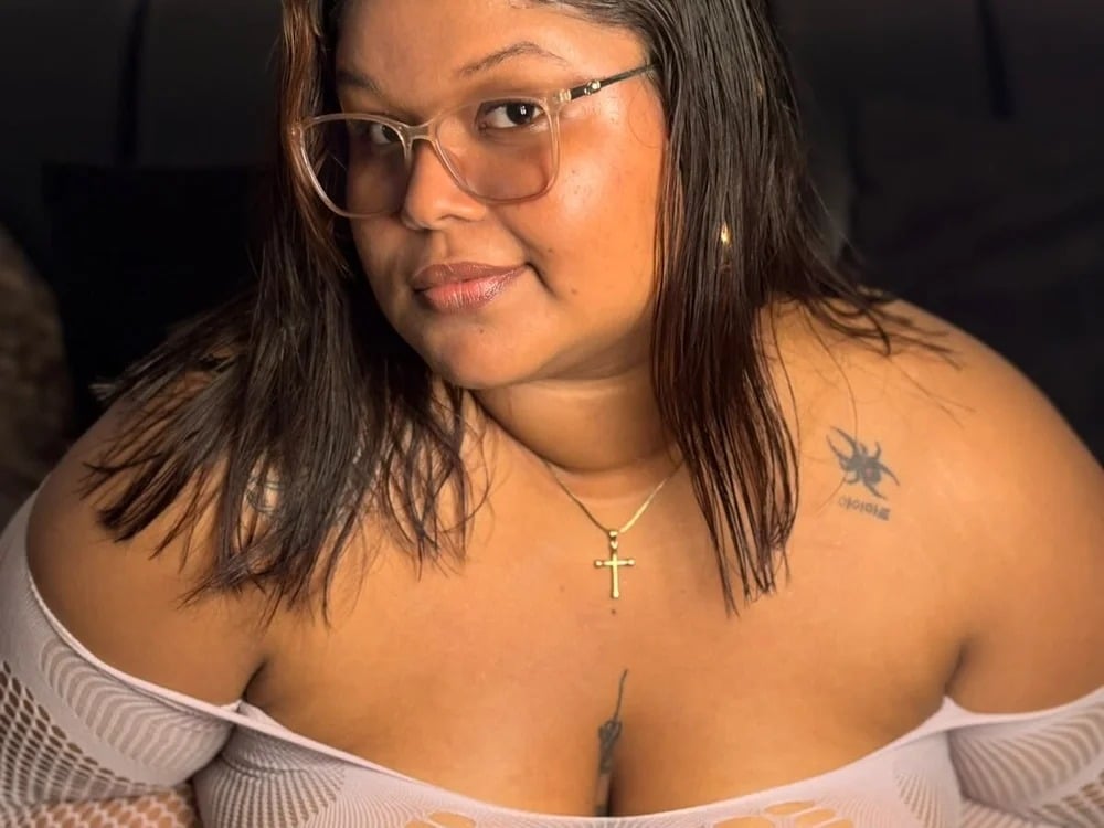 Curvynala Chatroom