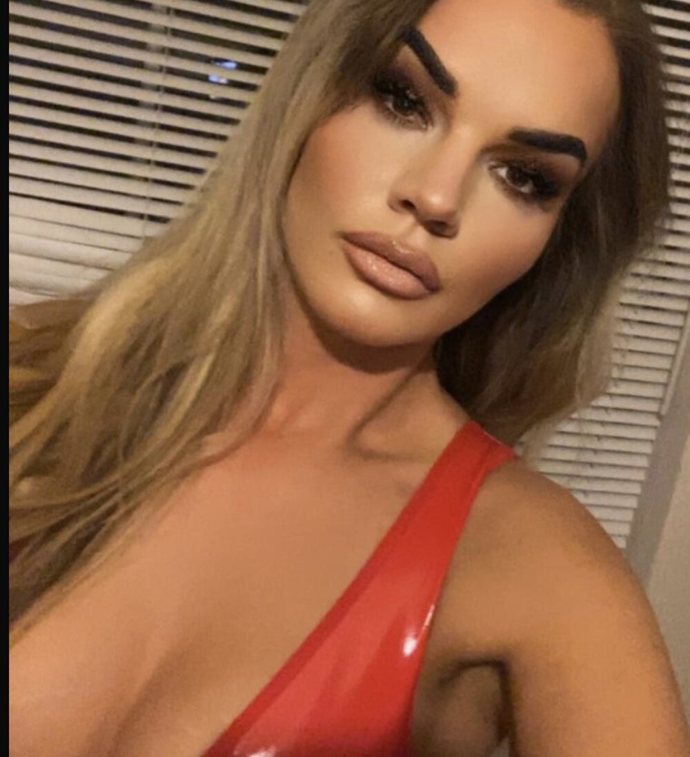 Cutebrowneyes_ Chatroom