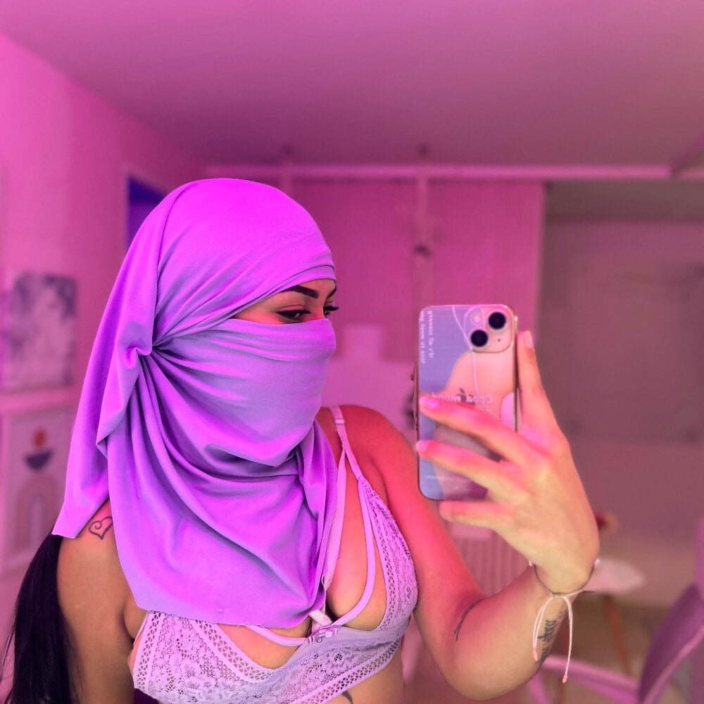 Dalilaa_Melej Chatroom