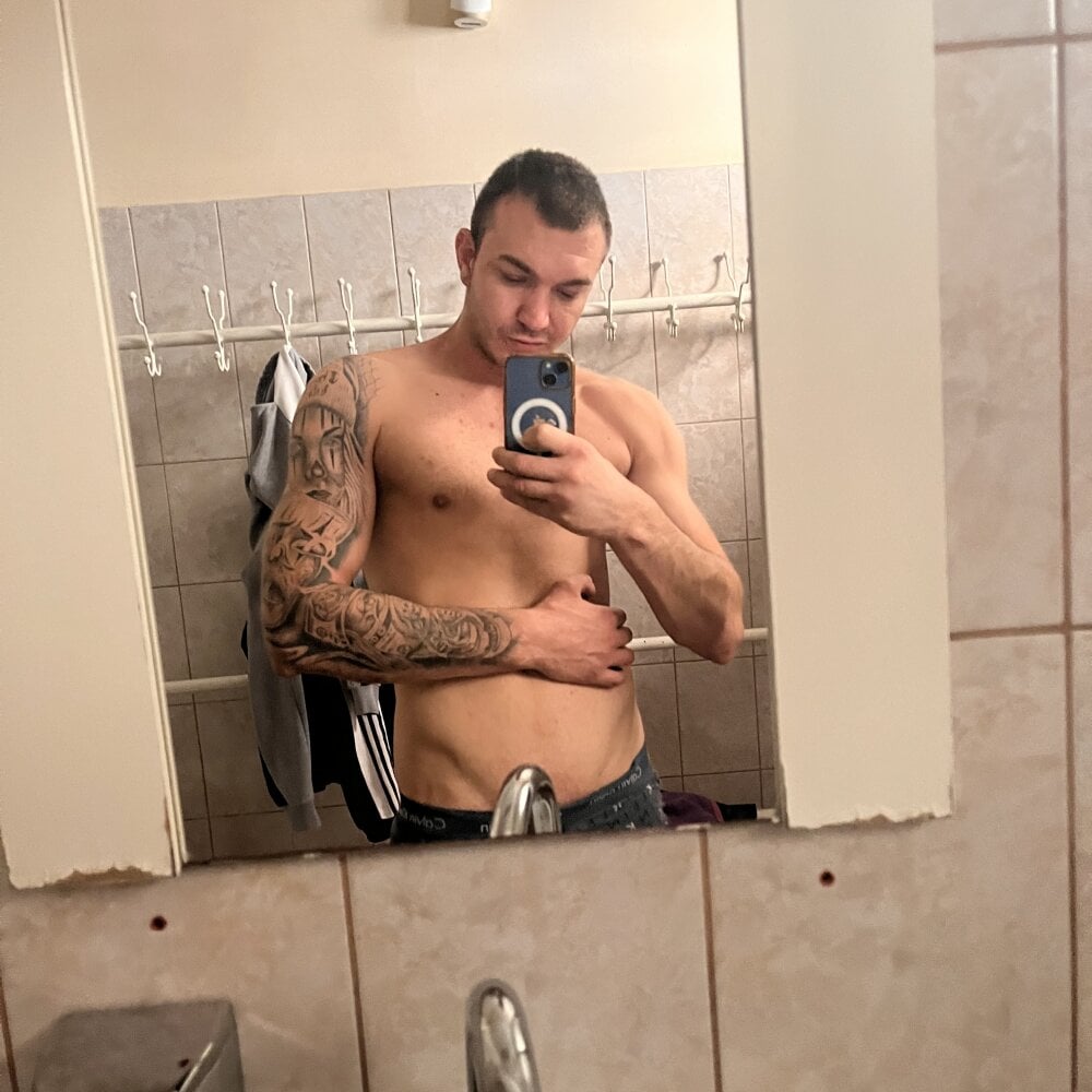 Daniel_cornel Chatroom