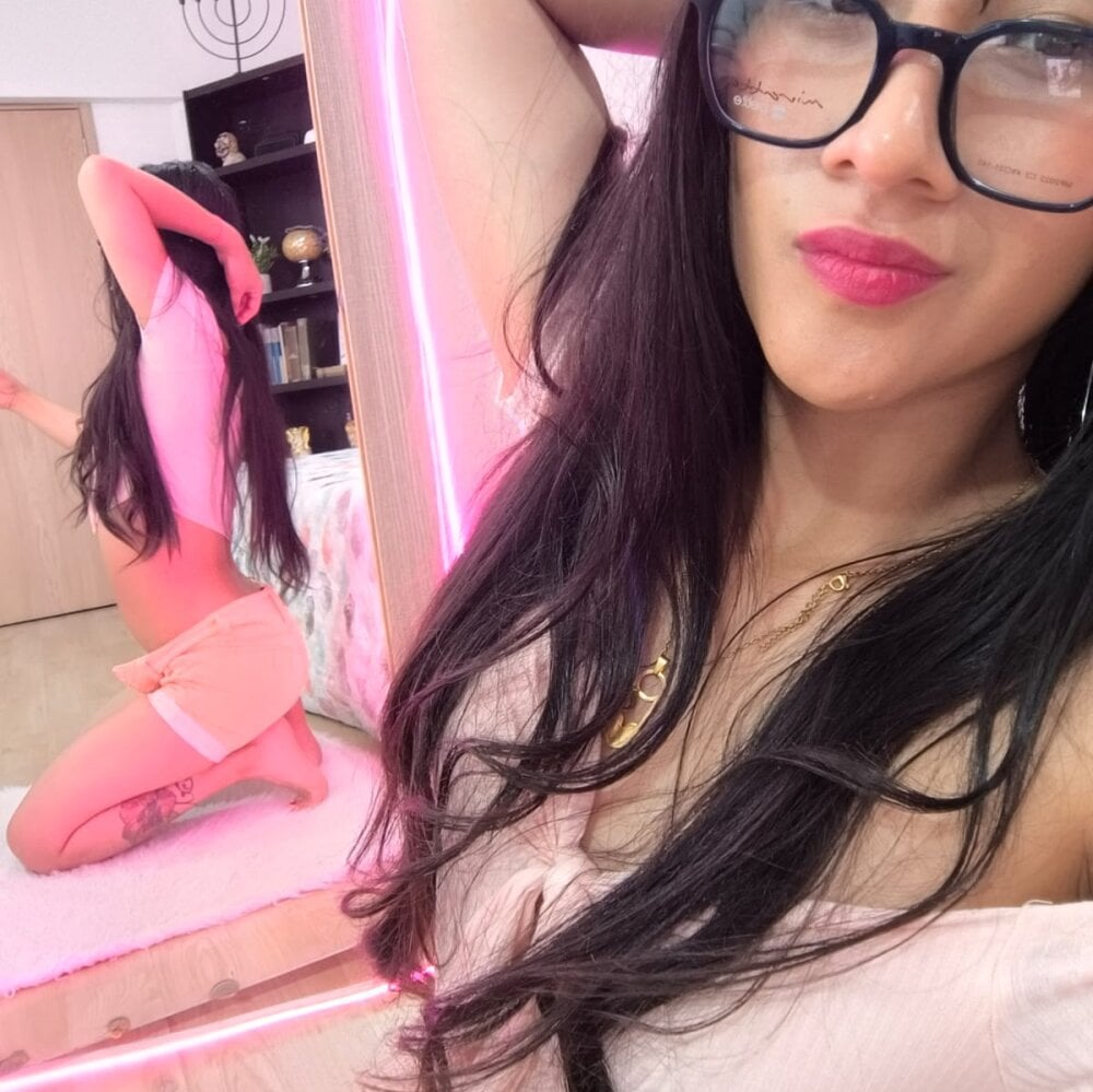 Daniela_Santanaa Chatroom