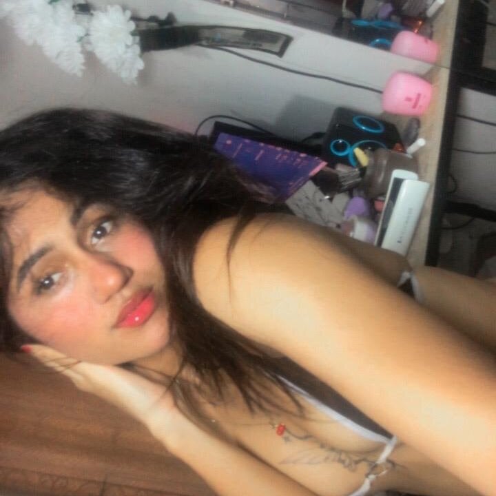 Danielahot_69 Chatroom