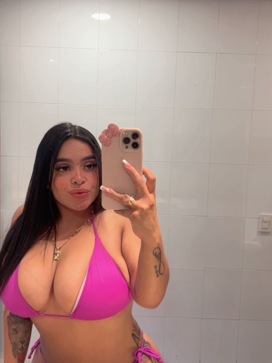 Danna_222 Chatroom