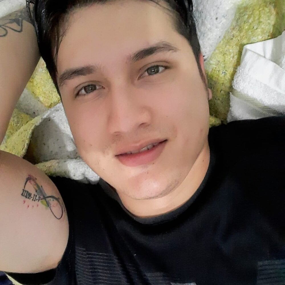 Danner_Alaia Chatroom