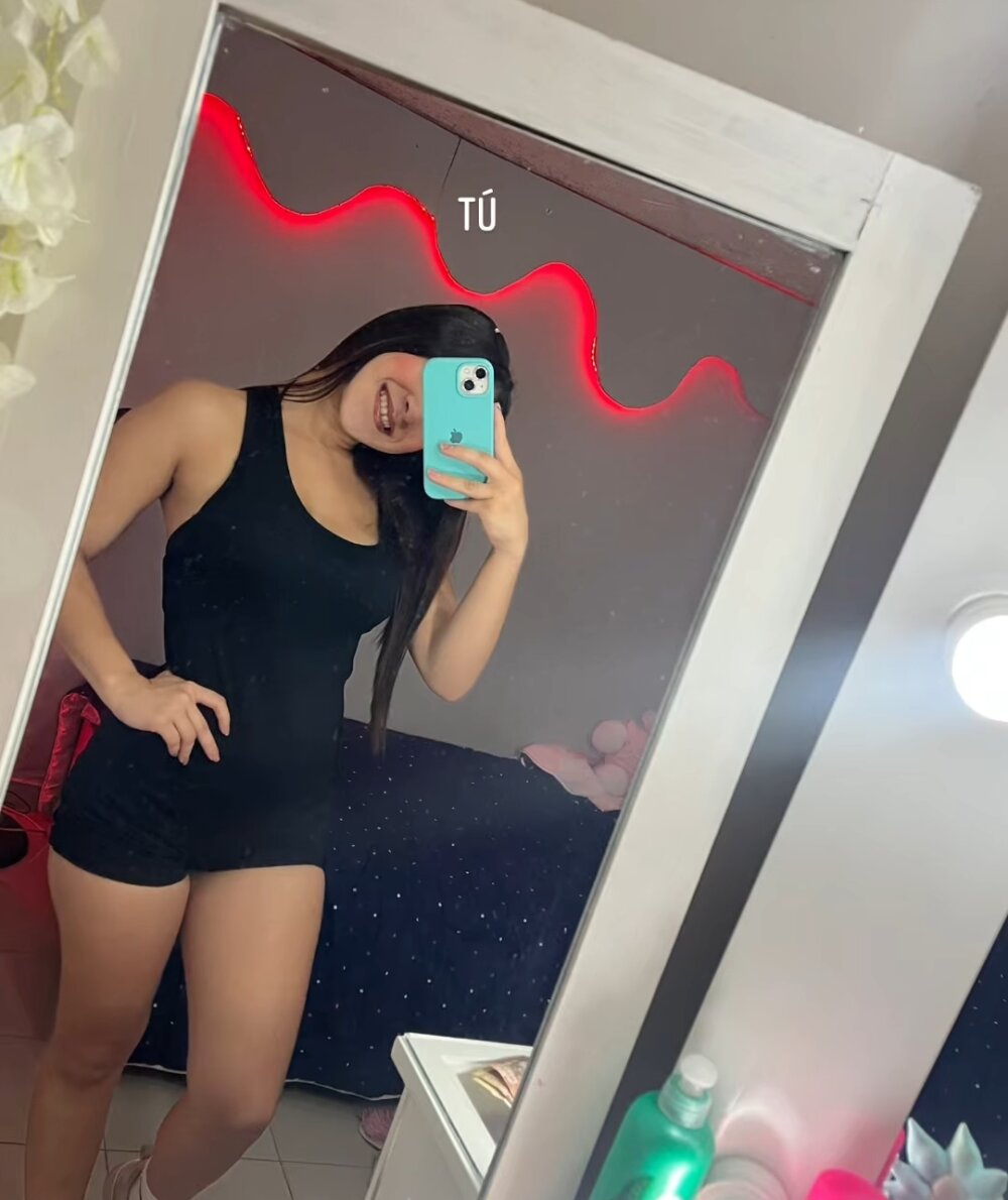 Danniela1_ Chatroom
