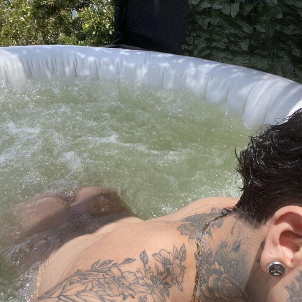 Dannystone2 Chatroom