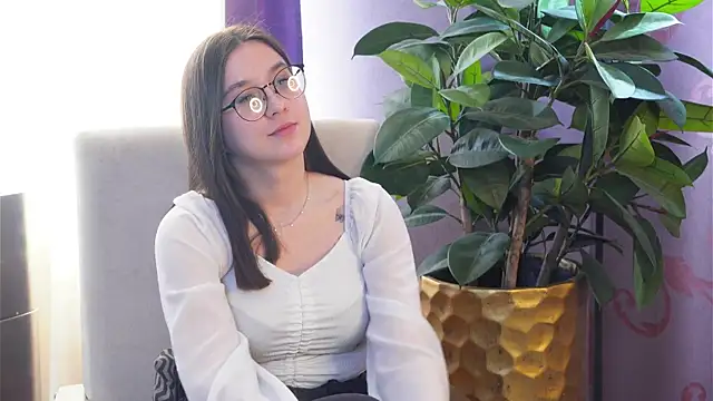 DarelleFaux Chatroom