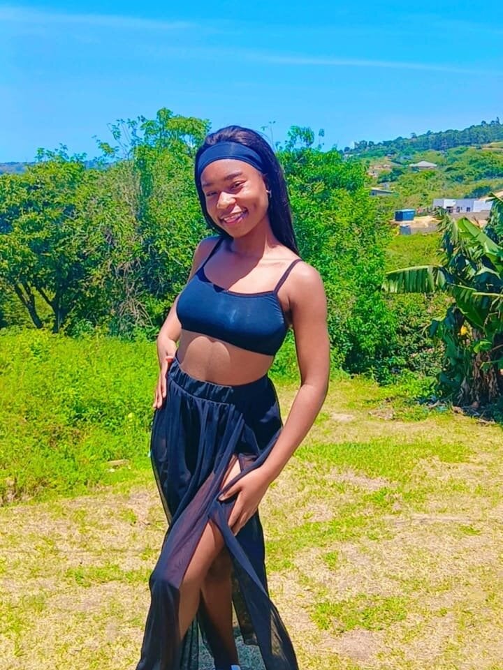 Dark-dindy18 Chatroom