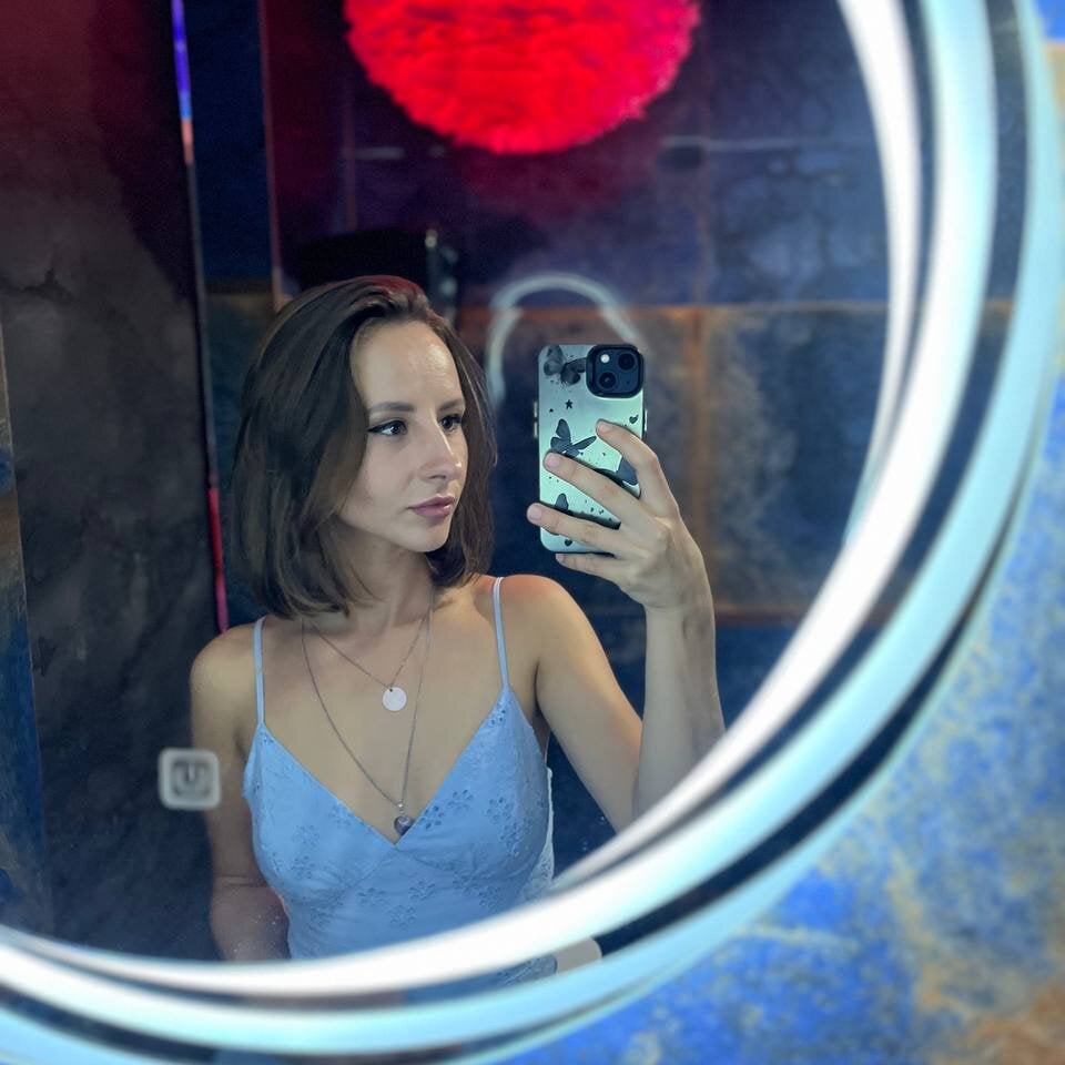 DarleneWest Chatroom