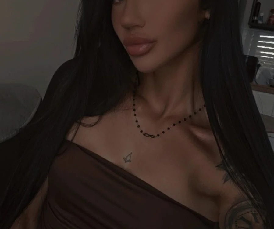 DeborahBody Chatroom