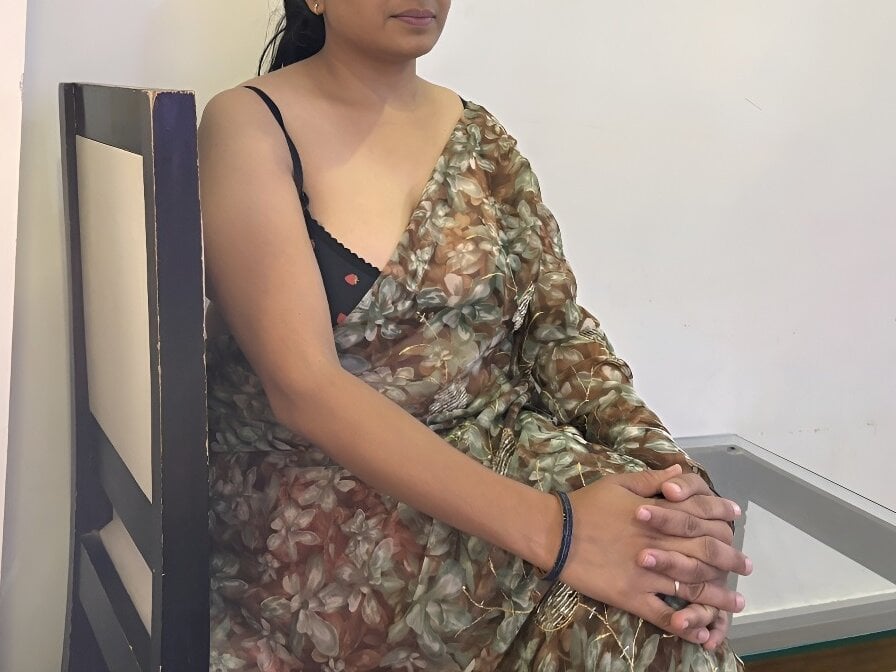 Desi_Pari_Sex Chatroom