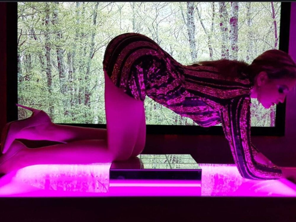 DirtyDiana69_ Chatroom