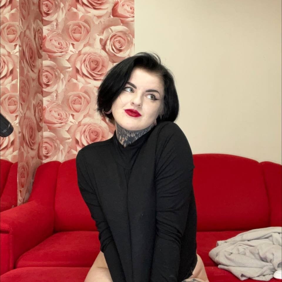 Dolores_Doll Chatroom